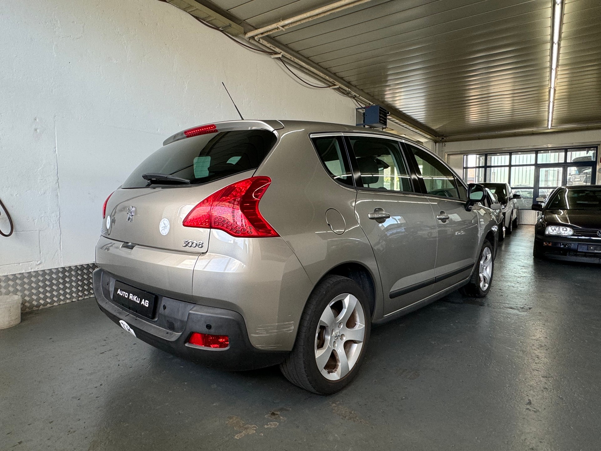 PEUGEOT 3008 1.6 16V T Active-image-7
