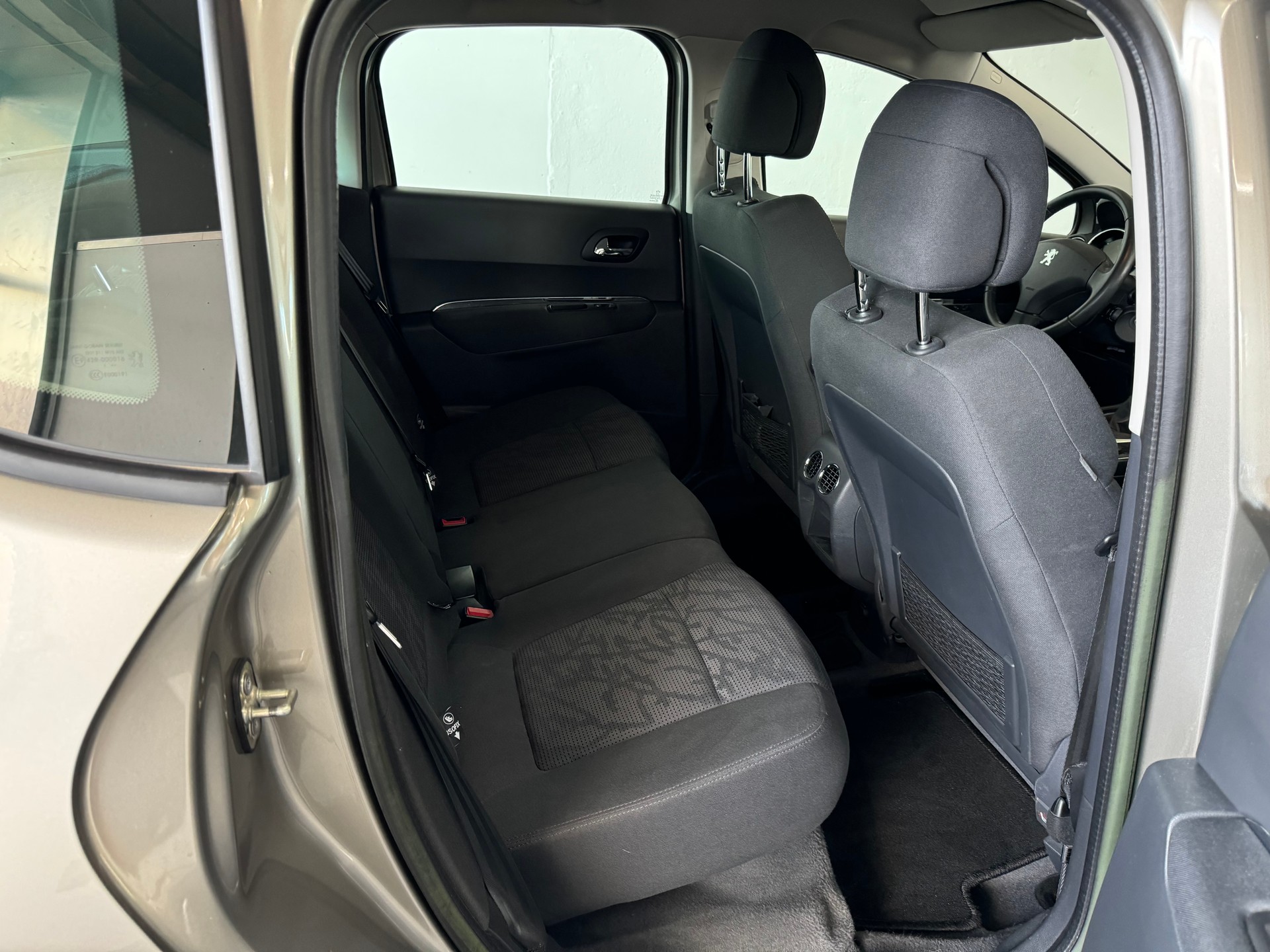 PEUGEOT 3008 1.6 16V T Active-image-17