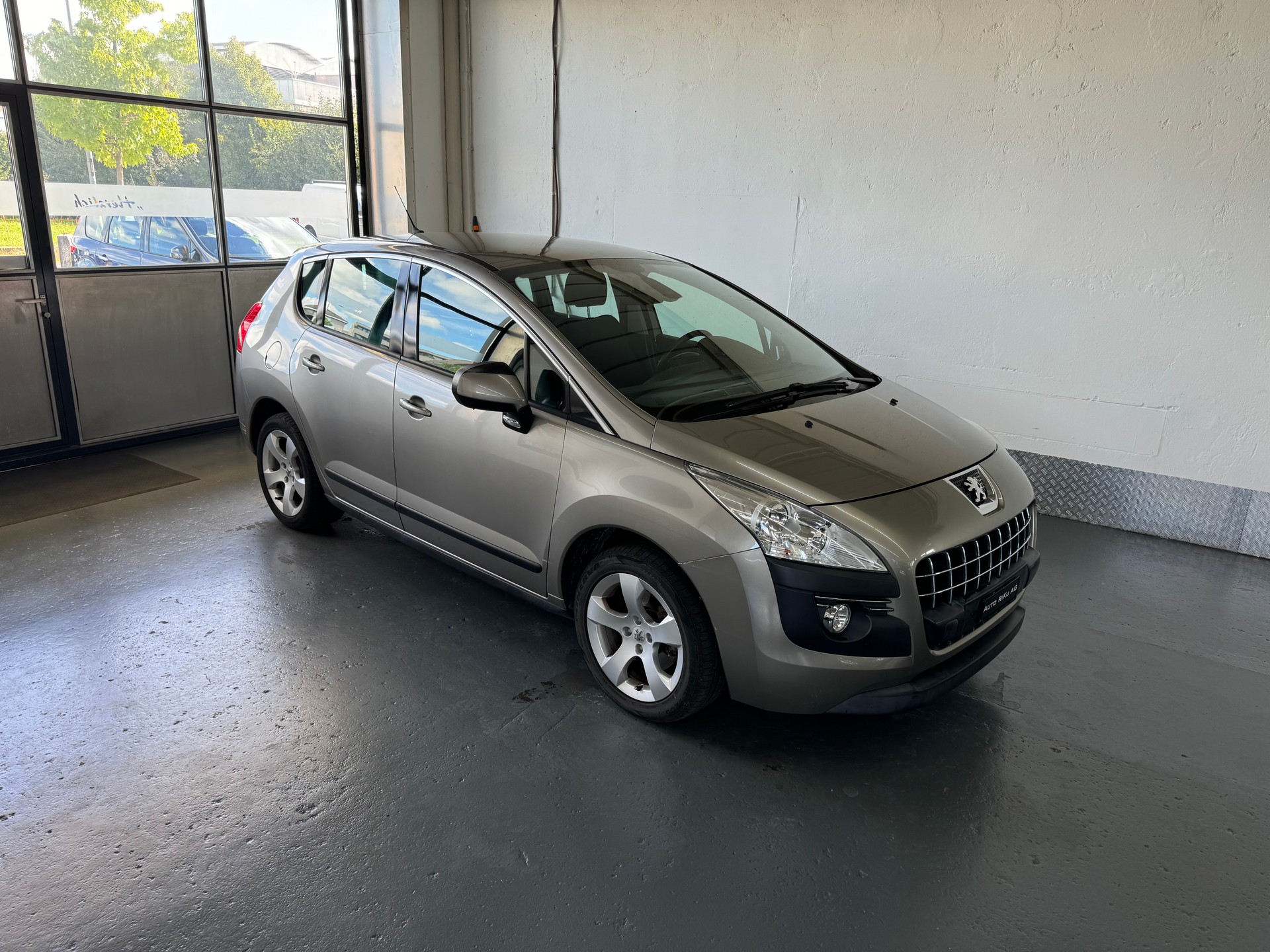 PEUGEOT 3008 1.6 16V T Active-image-0
