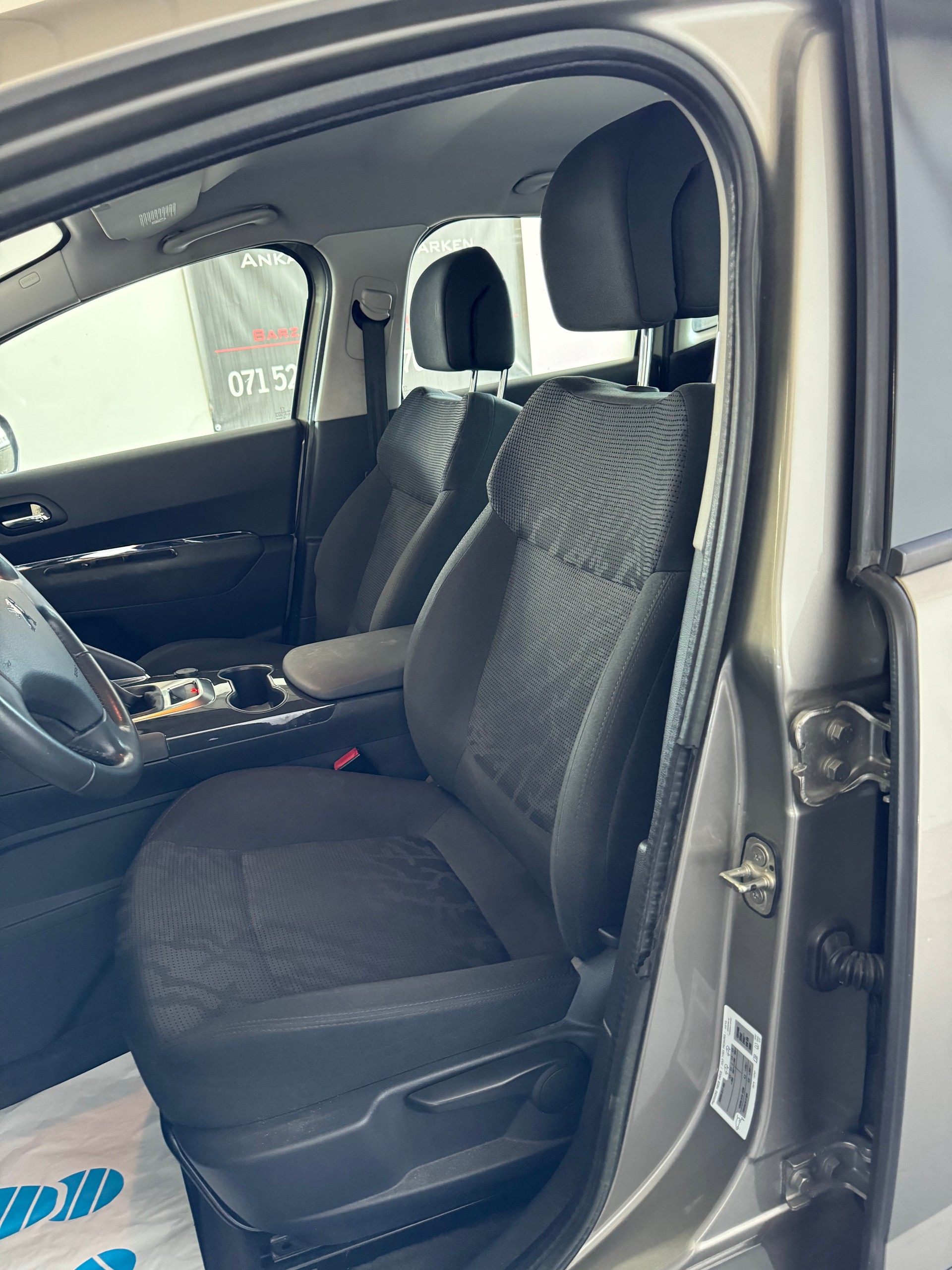 PEUGEOT 3008 1.6 16V T Active-image-11