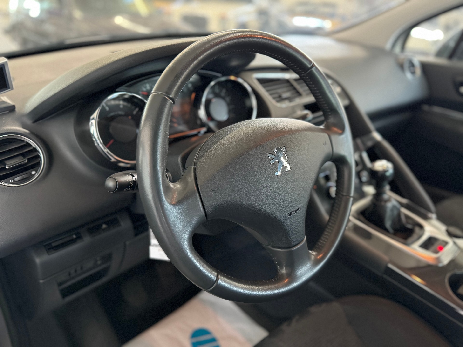 PEUGEOT 3008 1.6 16V T Active-image-9