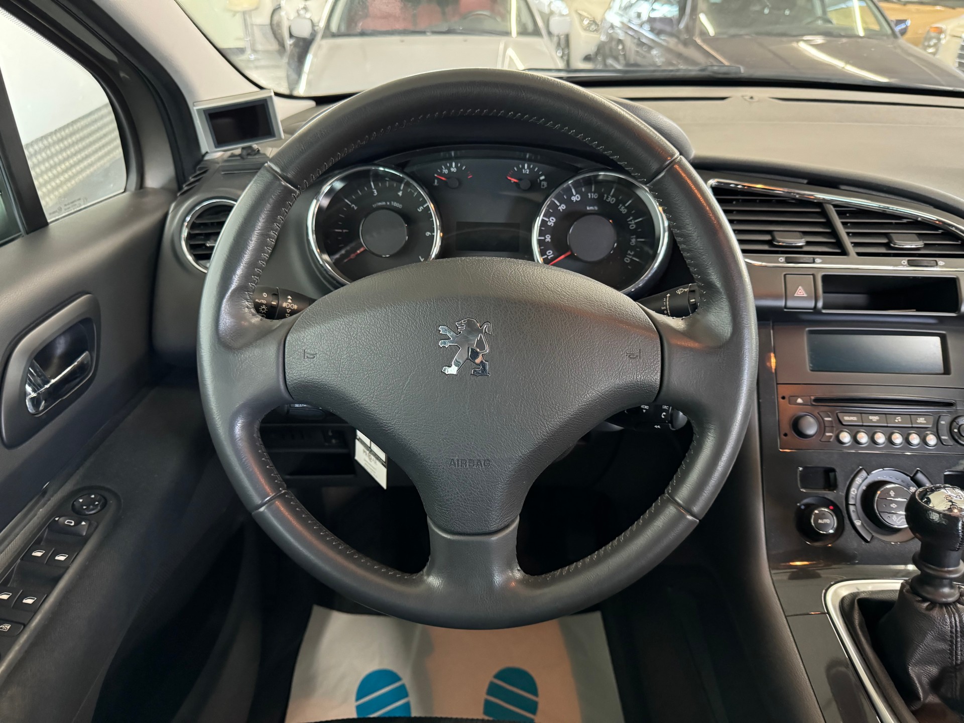 PEUGEOT 3008 1.6 16V T Active-image-14
