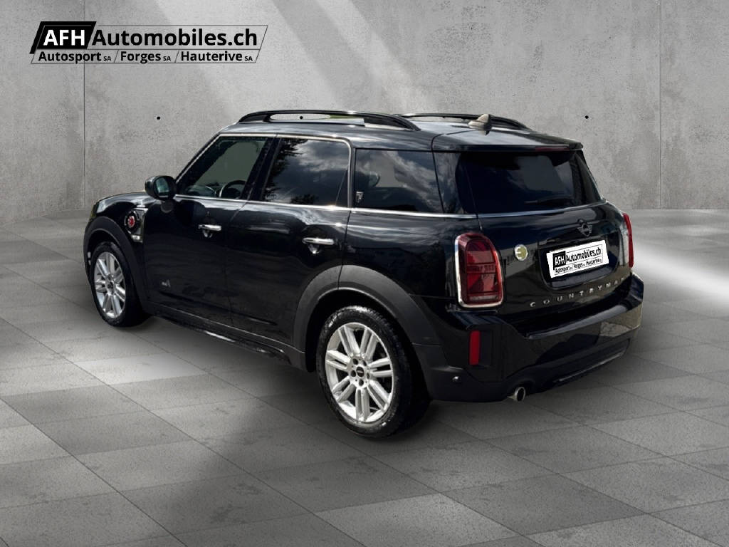 MINI Countryman F60 1.5i Cooper S E ALL4-image-2