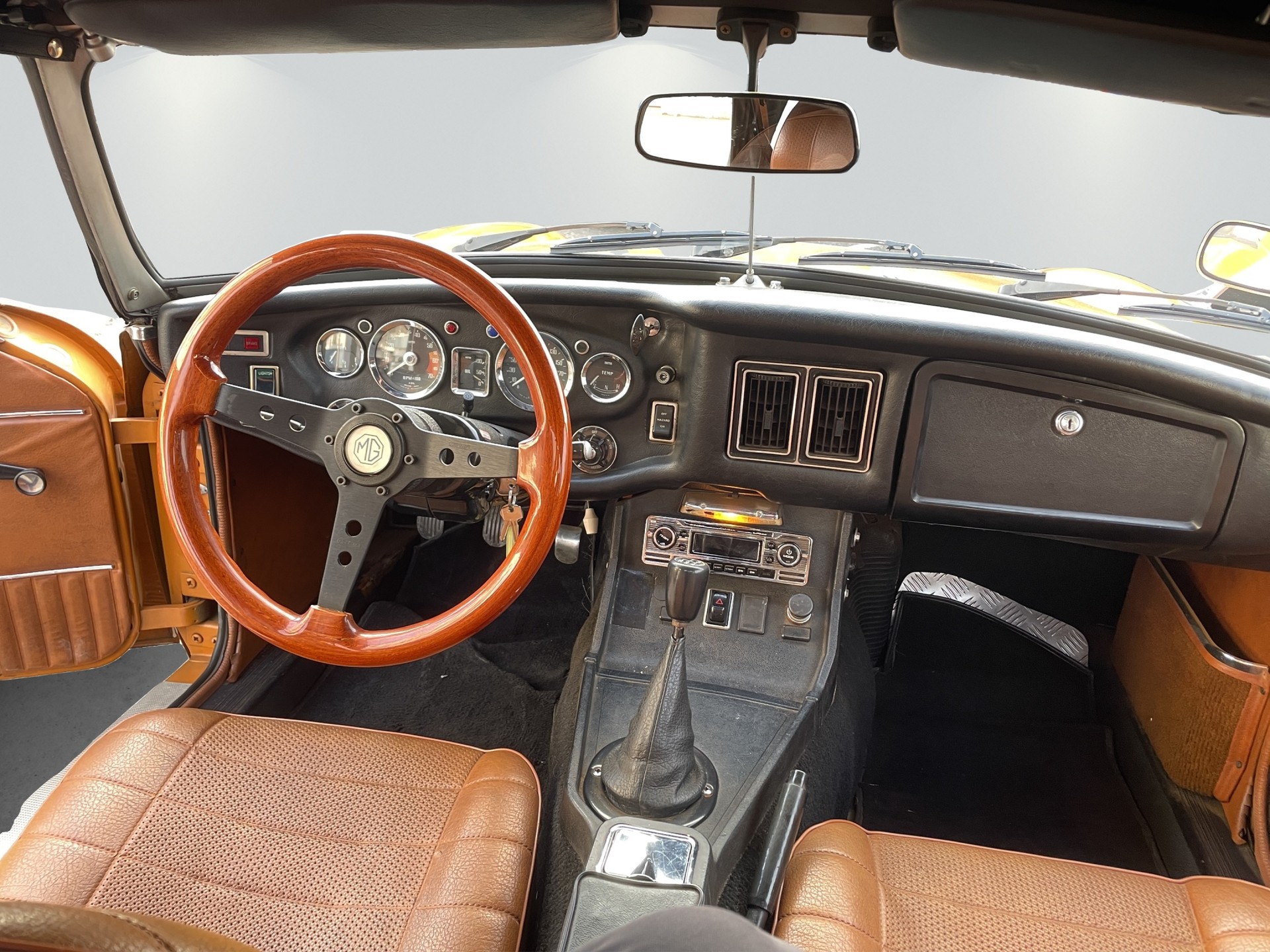 MG MGB-image-13