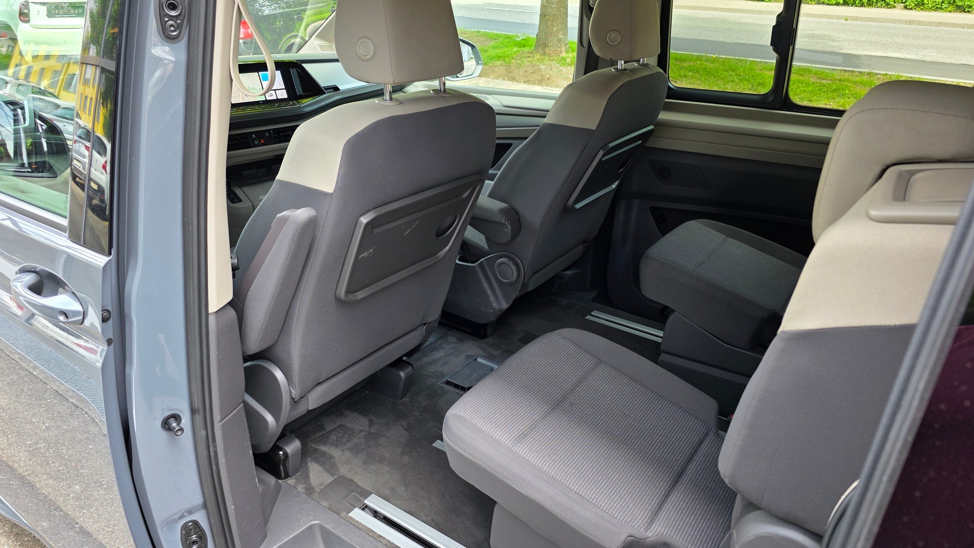 VW T7 Multivan 2.0 TDI Liberty DSG Langversion-image-12