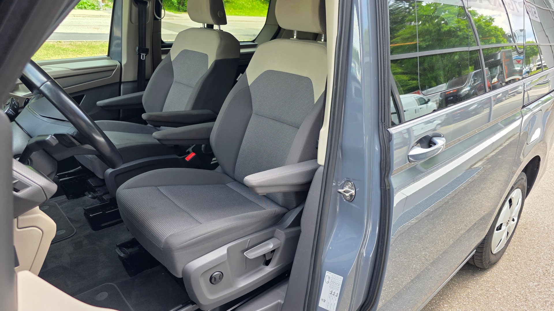 VW T7 Multivan 2.0 TDI Liberty DSG Langversion-image-15