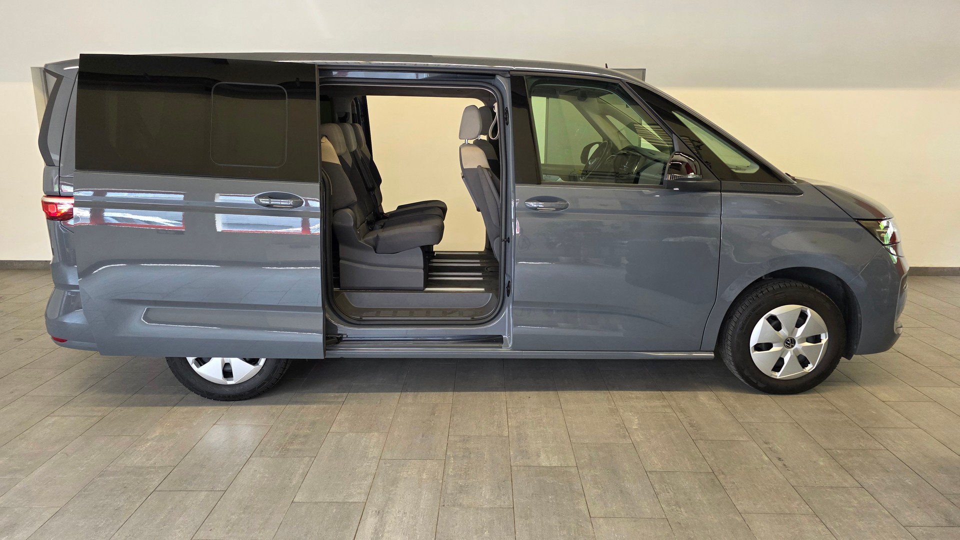 VW T7 Multivan 2.0 TDI Liberty DSG Langversion-showroom-element-3