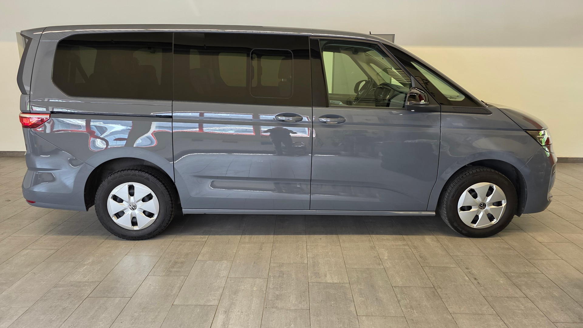 VW T7 Multivan 2.0 TDI Liberty DSG Langversion-showroom-element-2