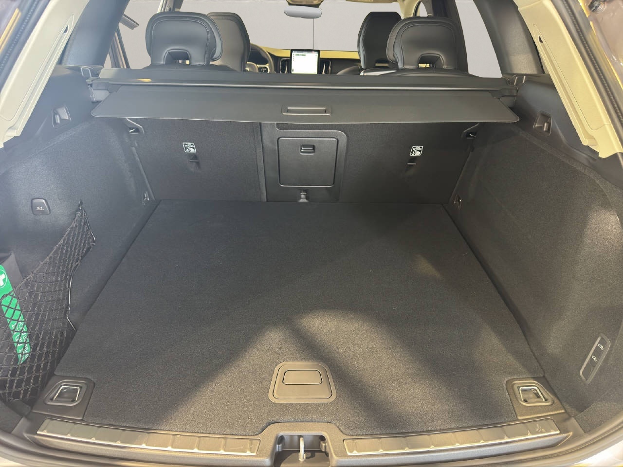 VOLVO XC60 2.0 T6 TE Ultra Dark eAWD-image-6