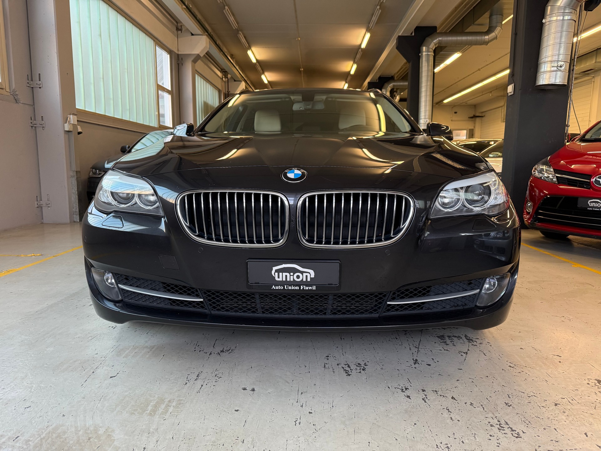 BMW 525d xDrive Touring Steptronic-image-2