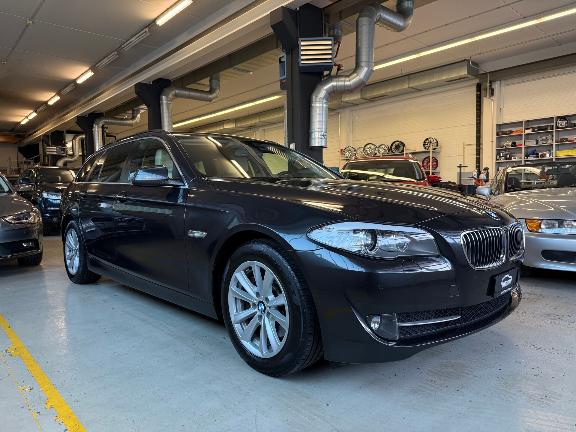 BMW 525d xDrive Touring Steptronic-image-1