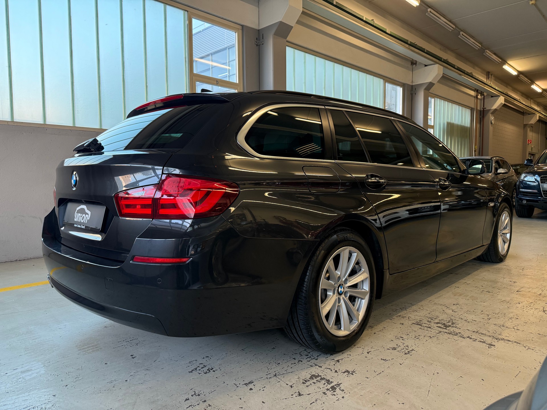 BMW 525d xDrive Touring Steptronic-image-5