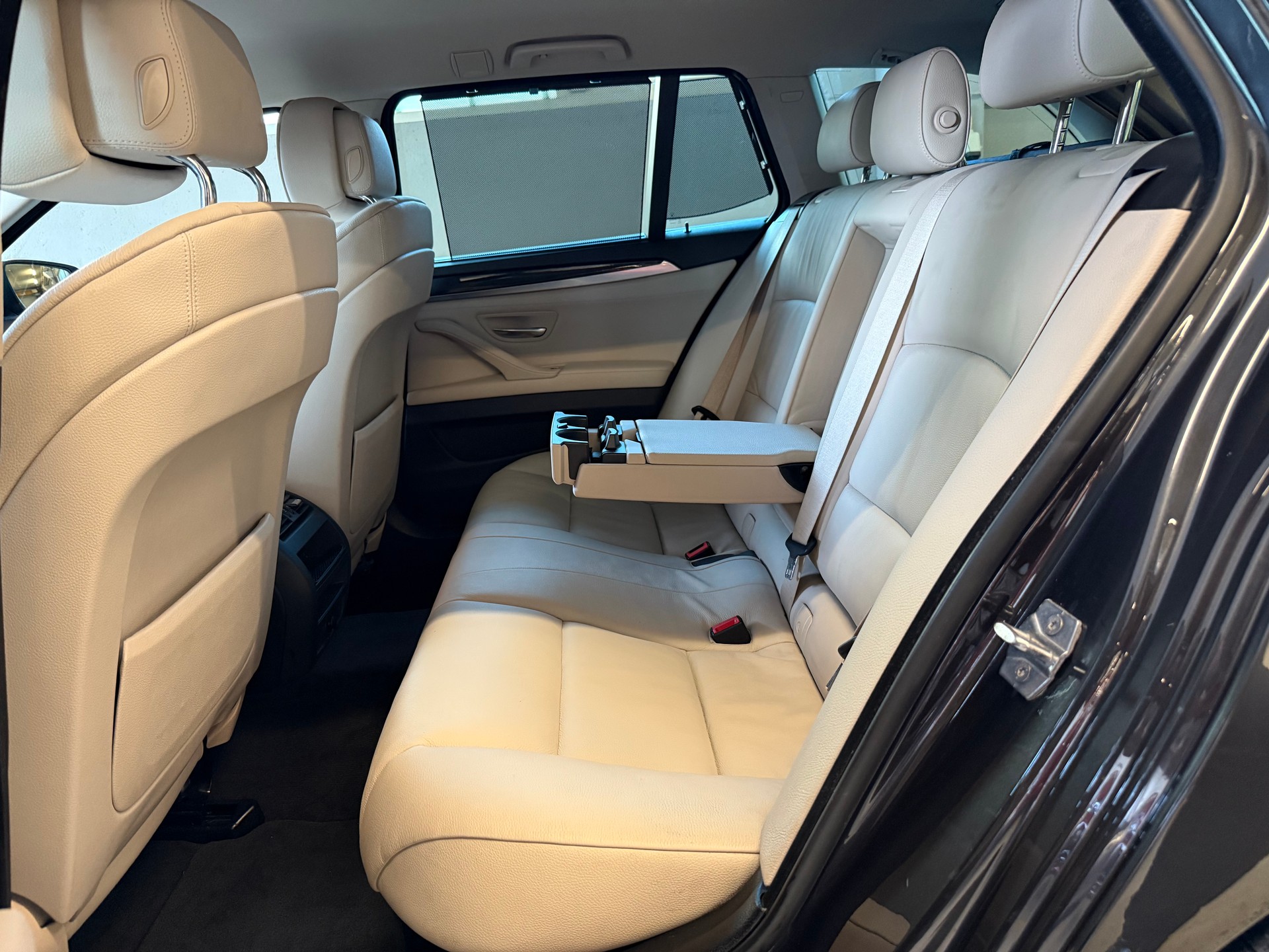 BMW 525d xDrive Touring Steptronic-image-12