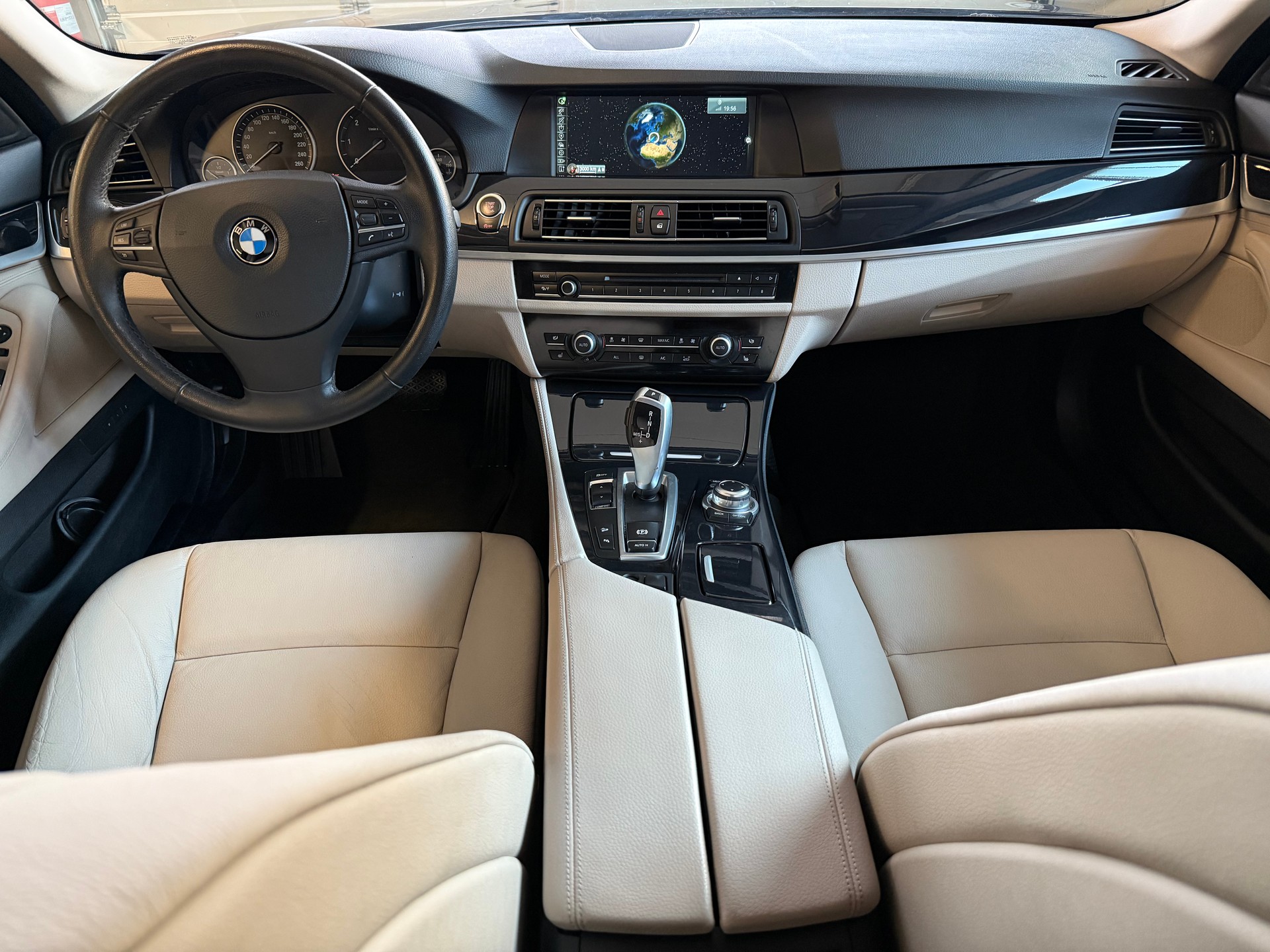 BMW 525d xDrive Touring Steptronic-image-10