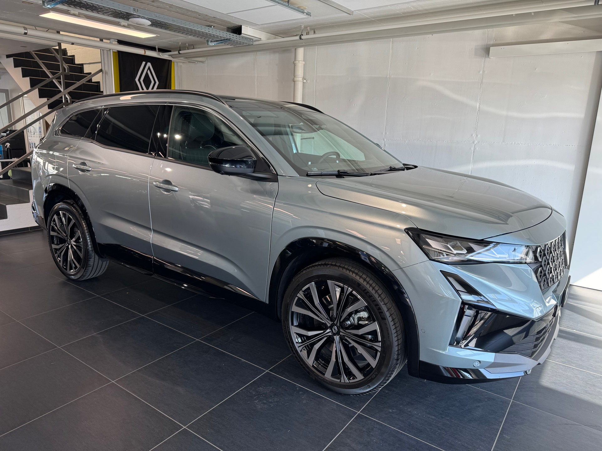 RENAULT Espace Full Hybrid E-Tech iconic full hybrid E-Tech 200 - 5 Seater-image-3