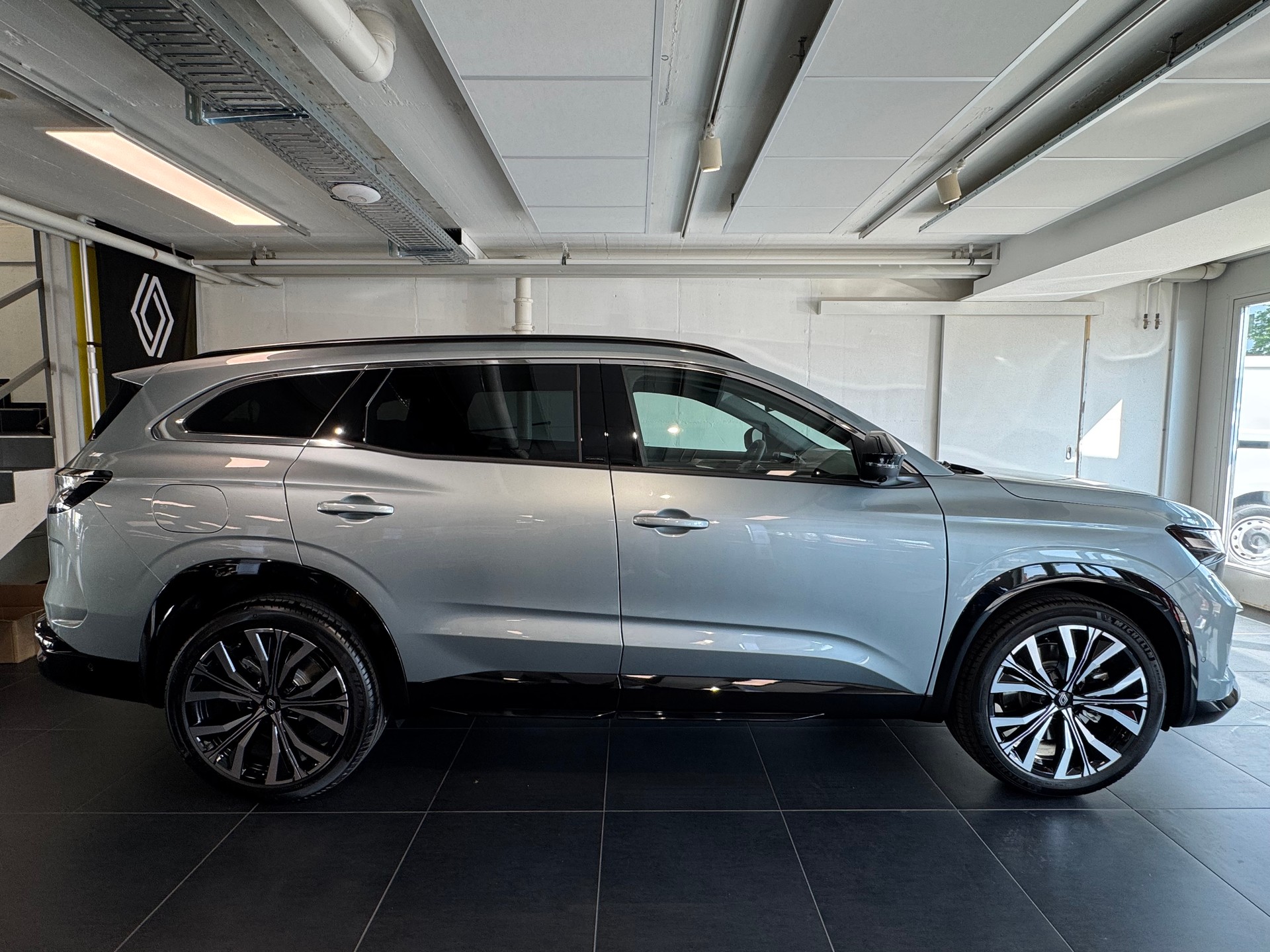 RENAULT Espace Full Hybrid E-Tech iconic full hybrid E-Tech 200 - 5 Seater-image-4
