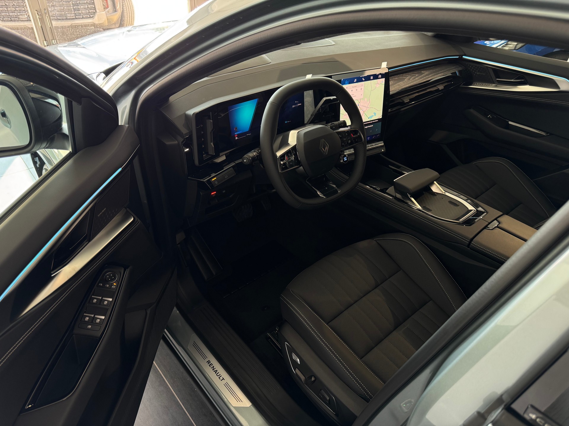 RENAULT Espace Full Hybrid E-Tech iconic full hybrid E-Tech 200 - 5 Seater-image-9