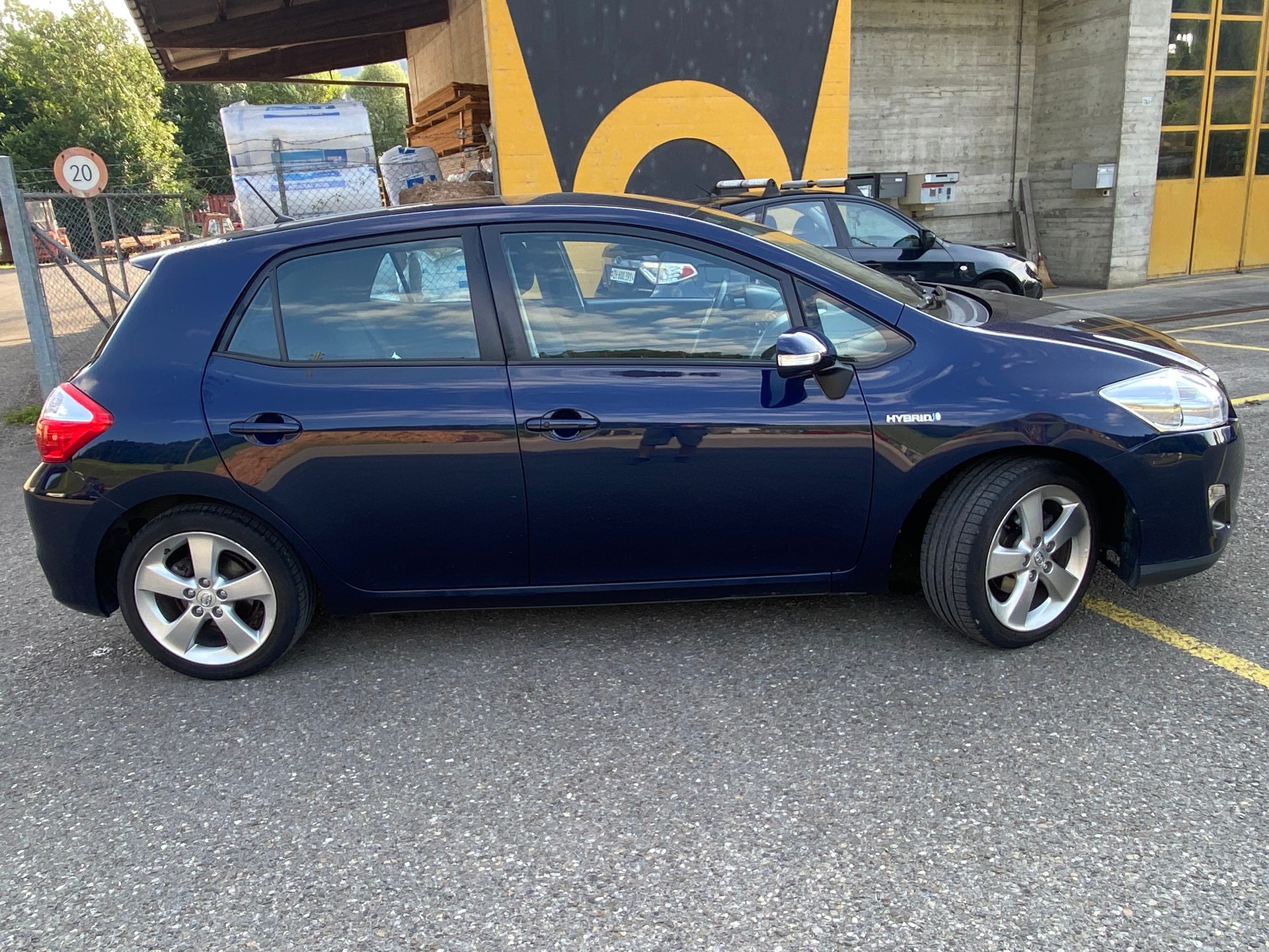 TOYOTA AURIS-image-3