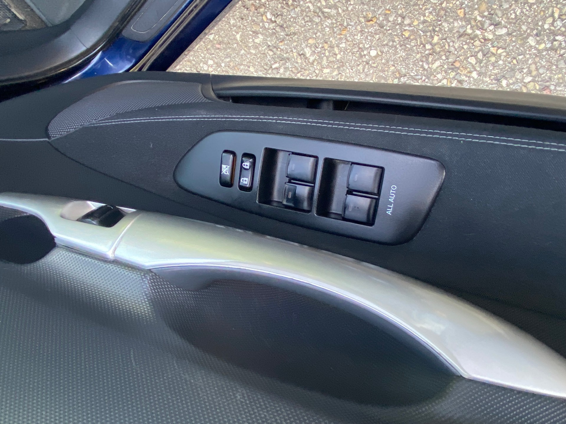 TOYOTA AURIS-image-7