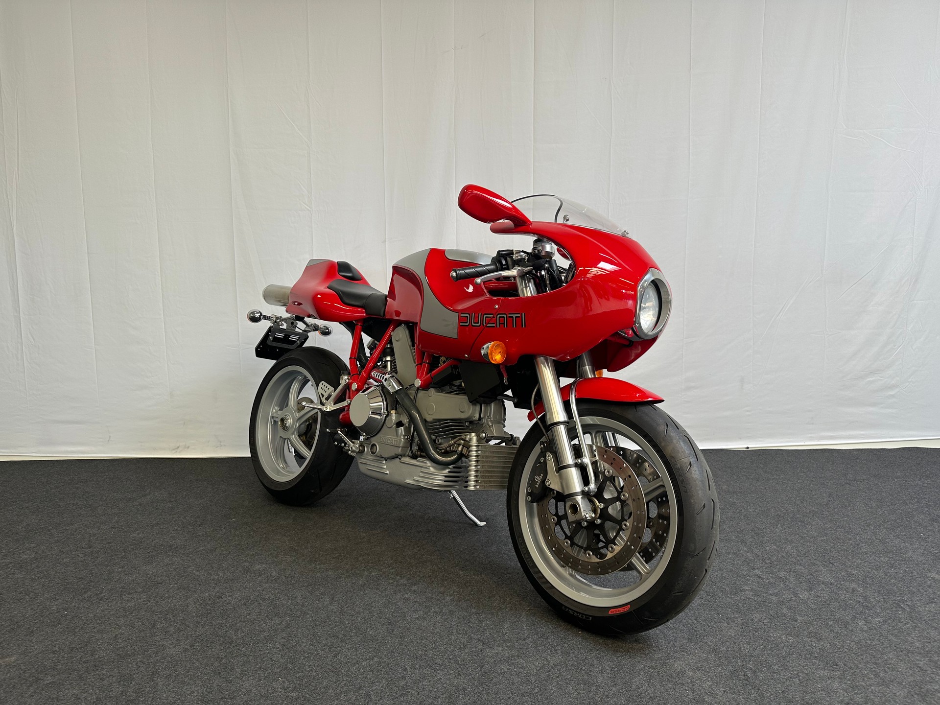 DUCATI MH 900e-showroom-element-1