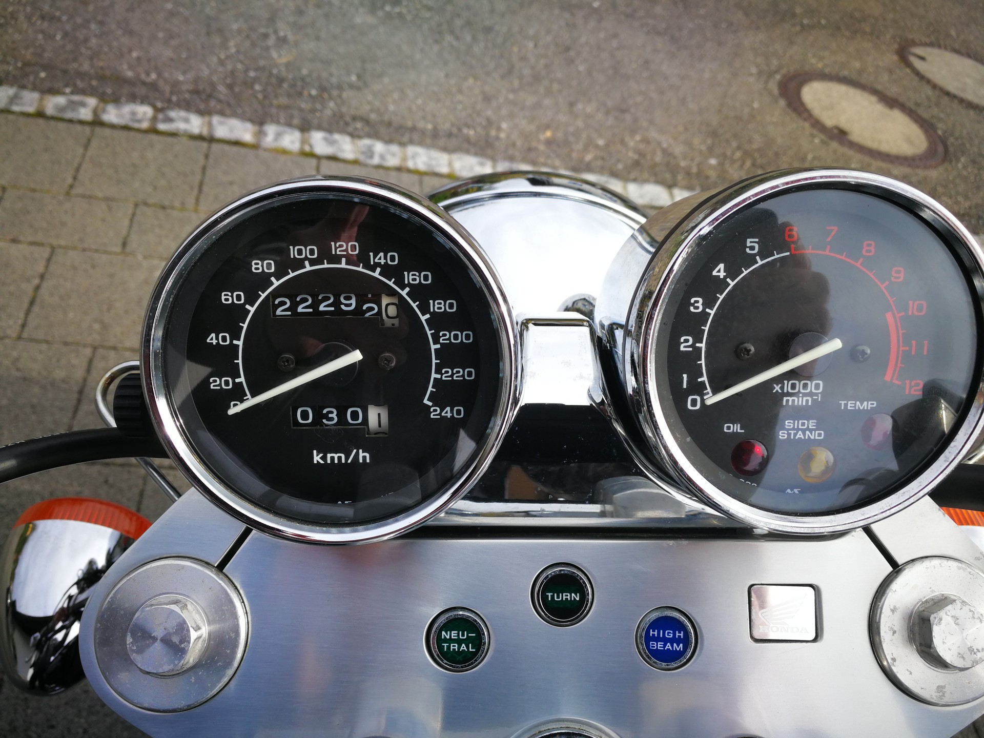 HONDA VF 750 C Magna-image-2