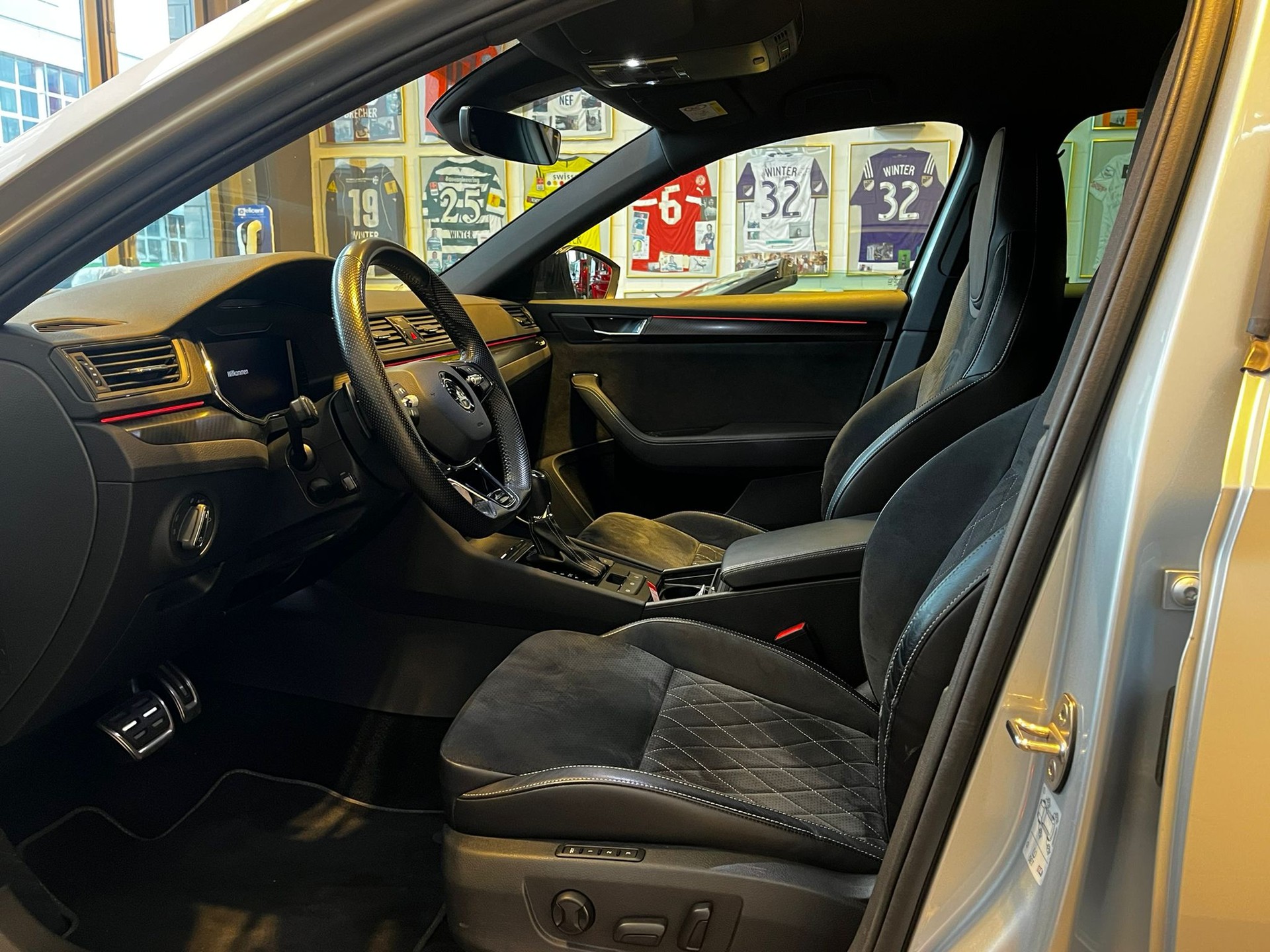 SKODA Superb 1.4 TSI Sport Line PHEV DSG-image-9