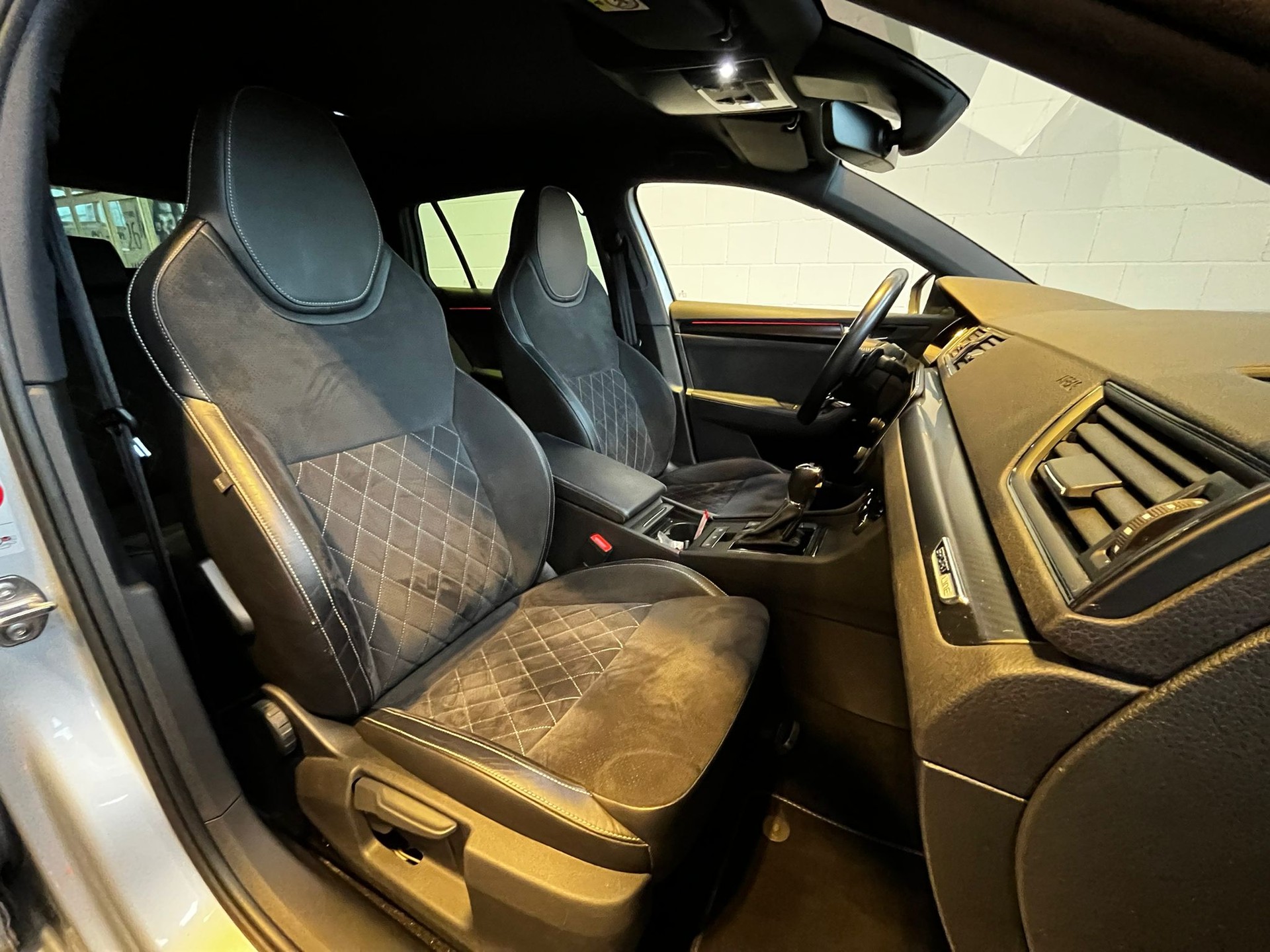 SKODA Superb 1.4 TSI Sport Line PHEV DSG-image-15