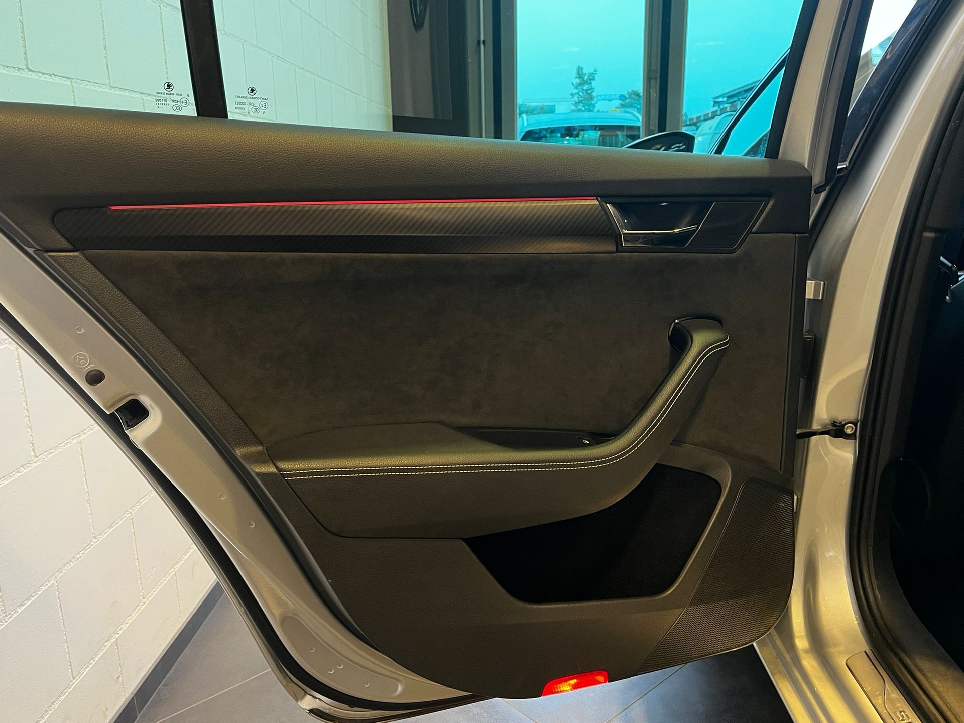 SKODA Superb 1.4 TSI Sport Line PHEV DSG-image-21