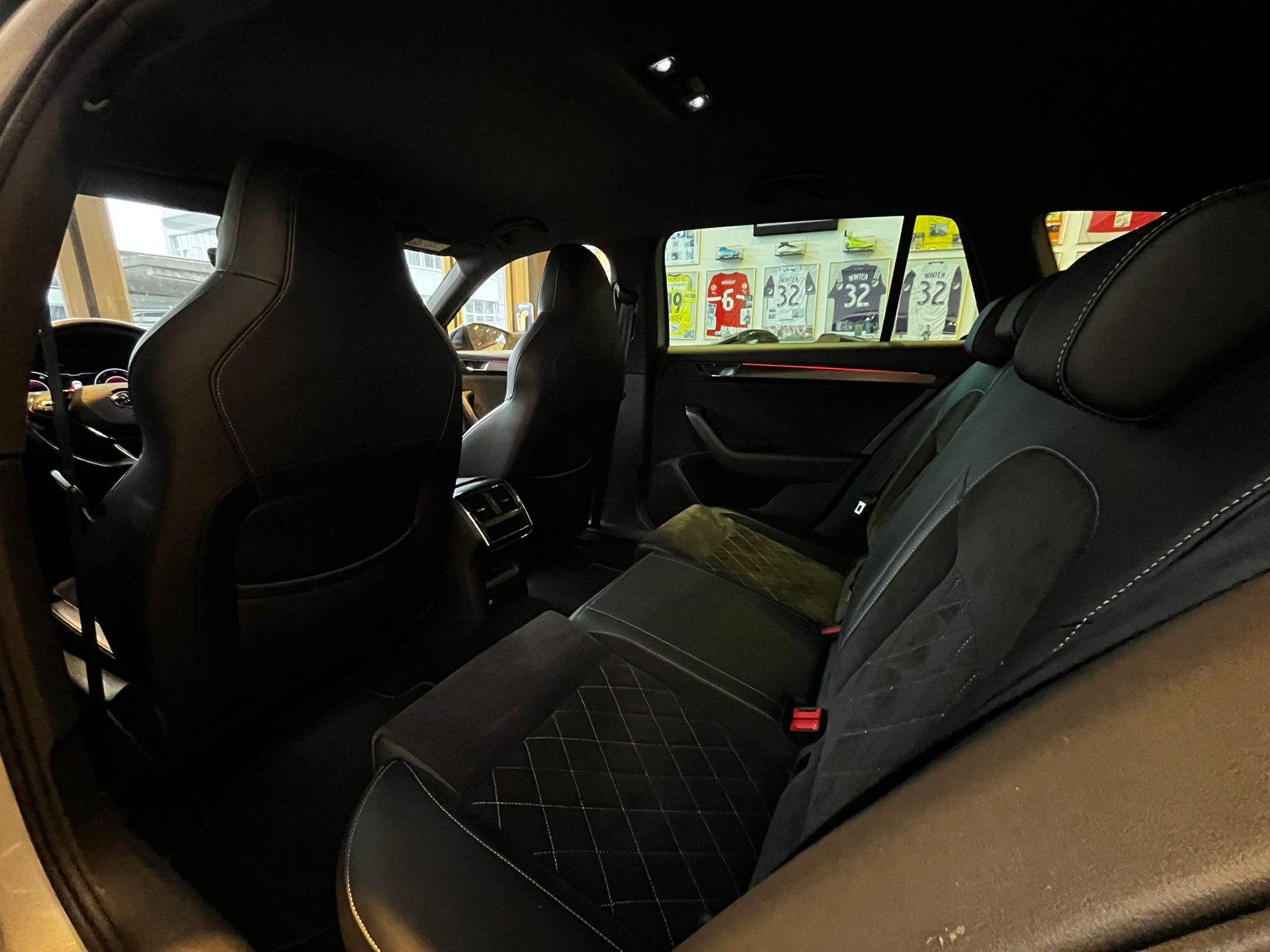 SKODA Superb 1.4 TSI Sport Line PHEV DSG-image-12
