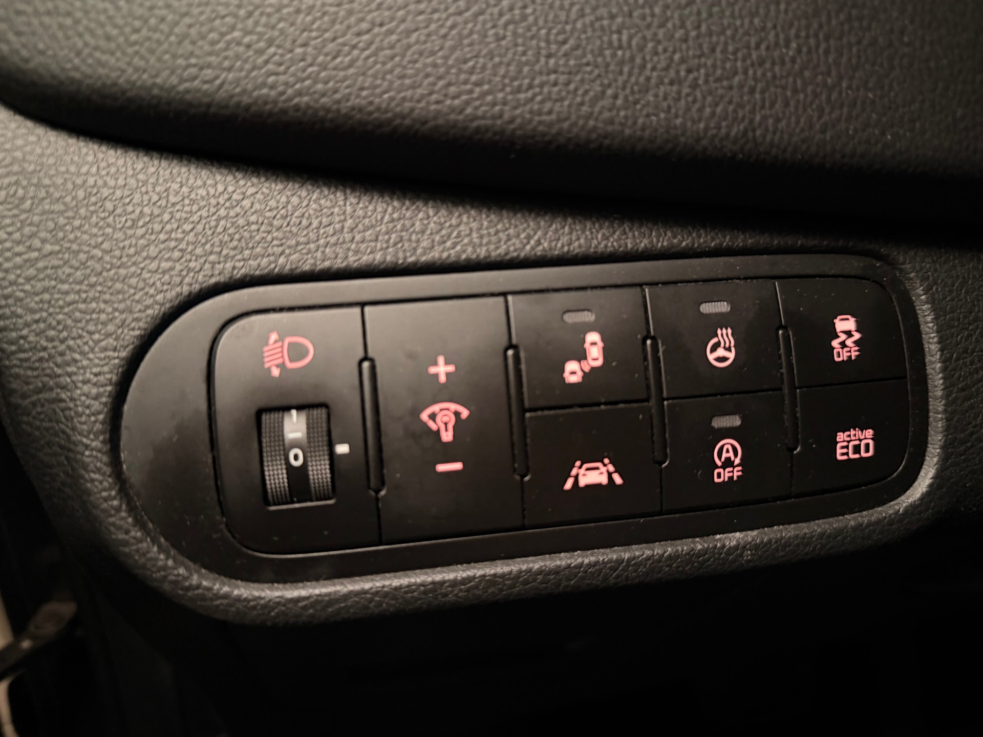 KIA Carens 1.7 CRDi Trend DCT-image-10