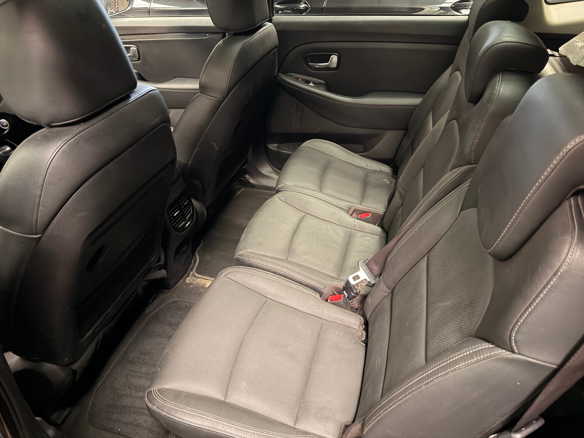 KIA Carens 1.7 CRDi Trend DCT-image-9