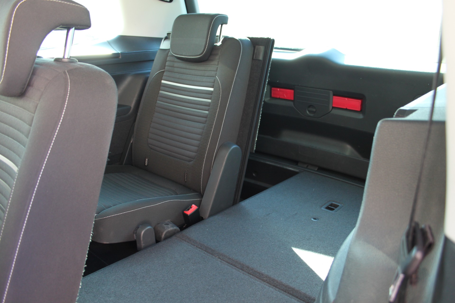 VW Sharan 2.0 TDI BMT Comfortline 4Motion-image-9