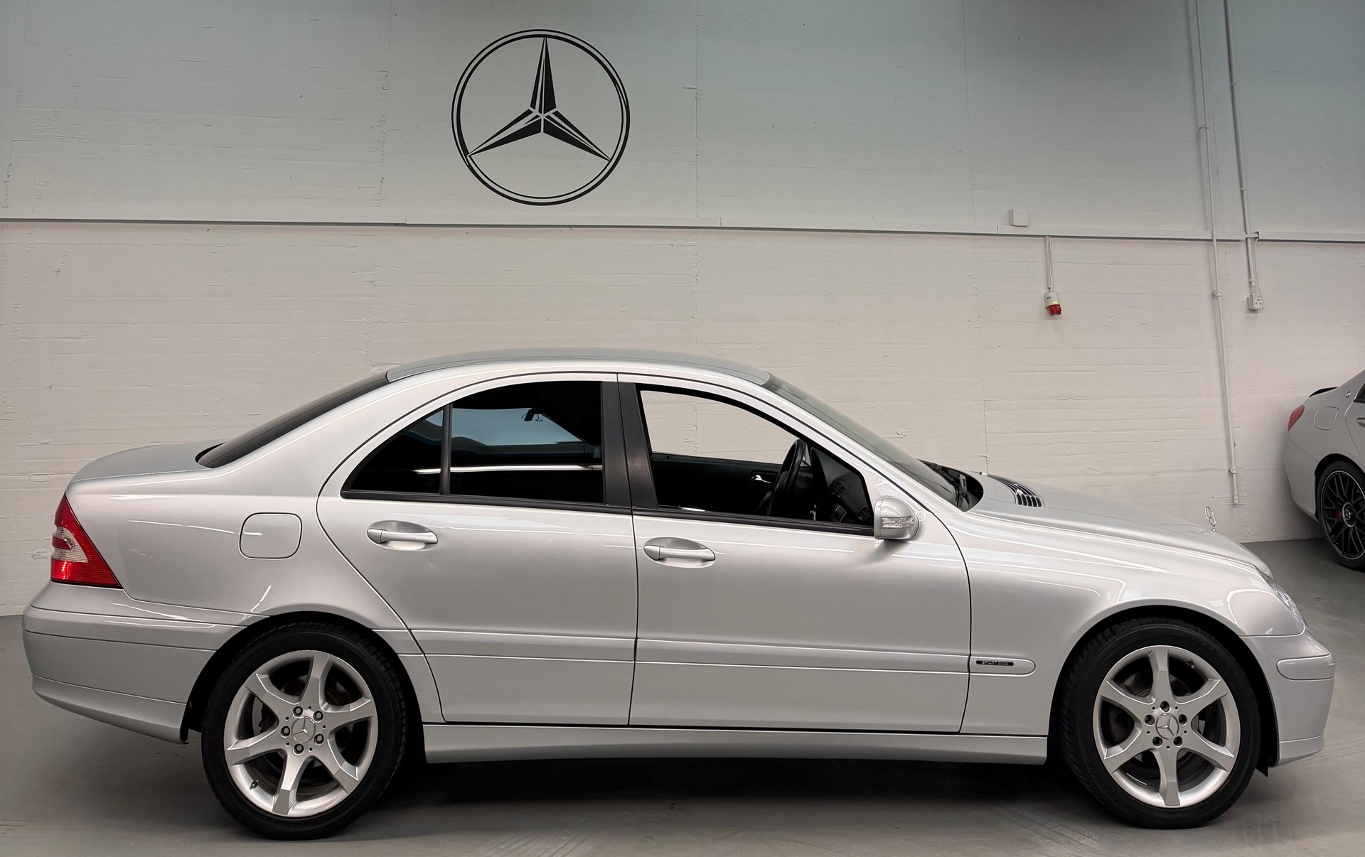 MERCEDES-BENZ C 200 CDI ( C36 AMG Heckdiffusor Umbau ) Sport Edition Limited Grey Performance Frisch ab MFK & ab Service-image-5
