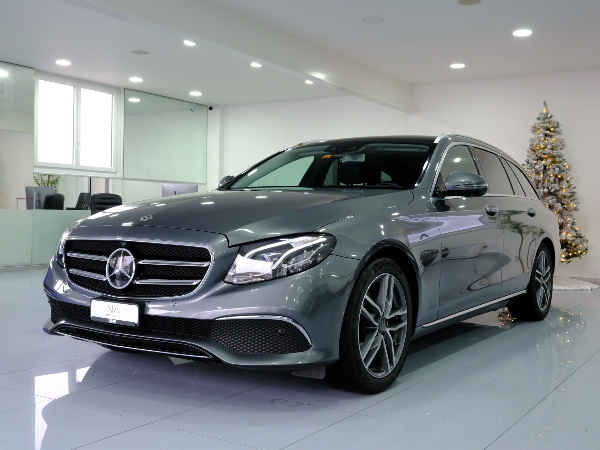 MERCEDES-BENZ E 200 Avantgarde 9G-Tronic *Premium Plus Paket* *Fahrassistenz Paket* *Keyless*-image-3
