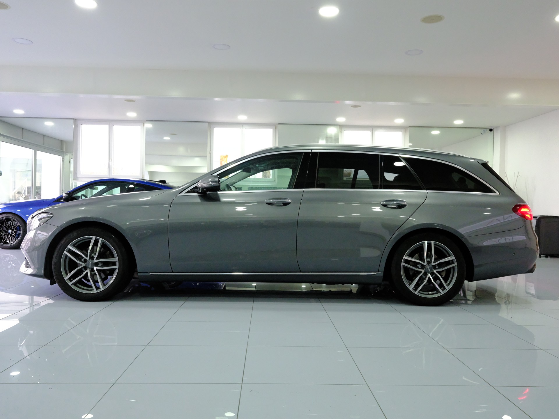 MERCEDES-BENZ E 200 Avantgarde 9G-Tronic *Premium Plus Paket* *Fahrassistenz Paket* *Keyless*-image-7