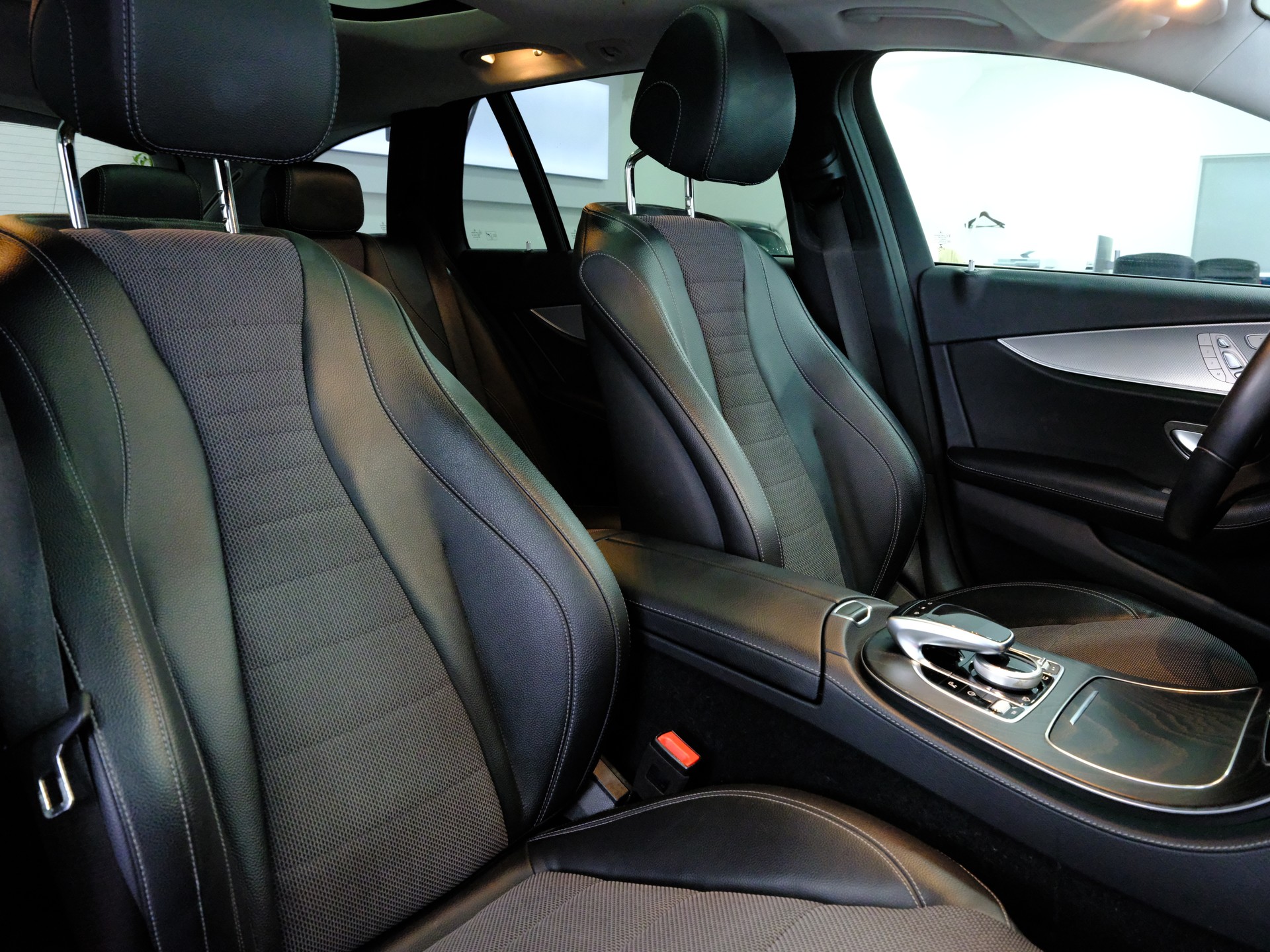 MERCEDES-BENZ E 200 Avantgarde 9G-Tronic *Premium Plus Paket* *Fahrassistenz Paket* *Keyless*-image-19