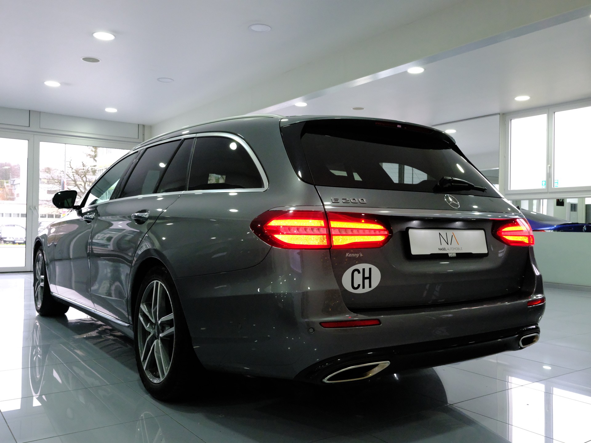 MERCEDES-BENZ E 200 Avantgarde 9G-Tronic *Premium Plus Paket* *Fahrassistenz Paket* *Keyless*-image-4