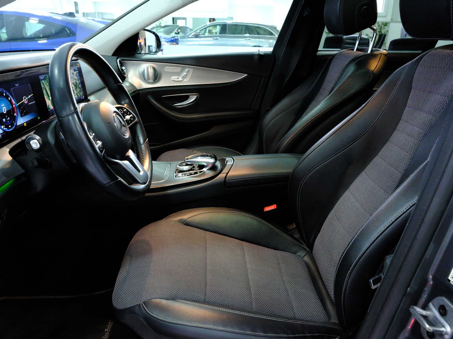 MERCEDES-BENZ E 200 Avantgarde 9G-Tronic *Premium Plus Paket* *Fahrassistenz Paket* *Keyless*-image-10