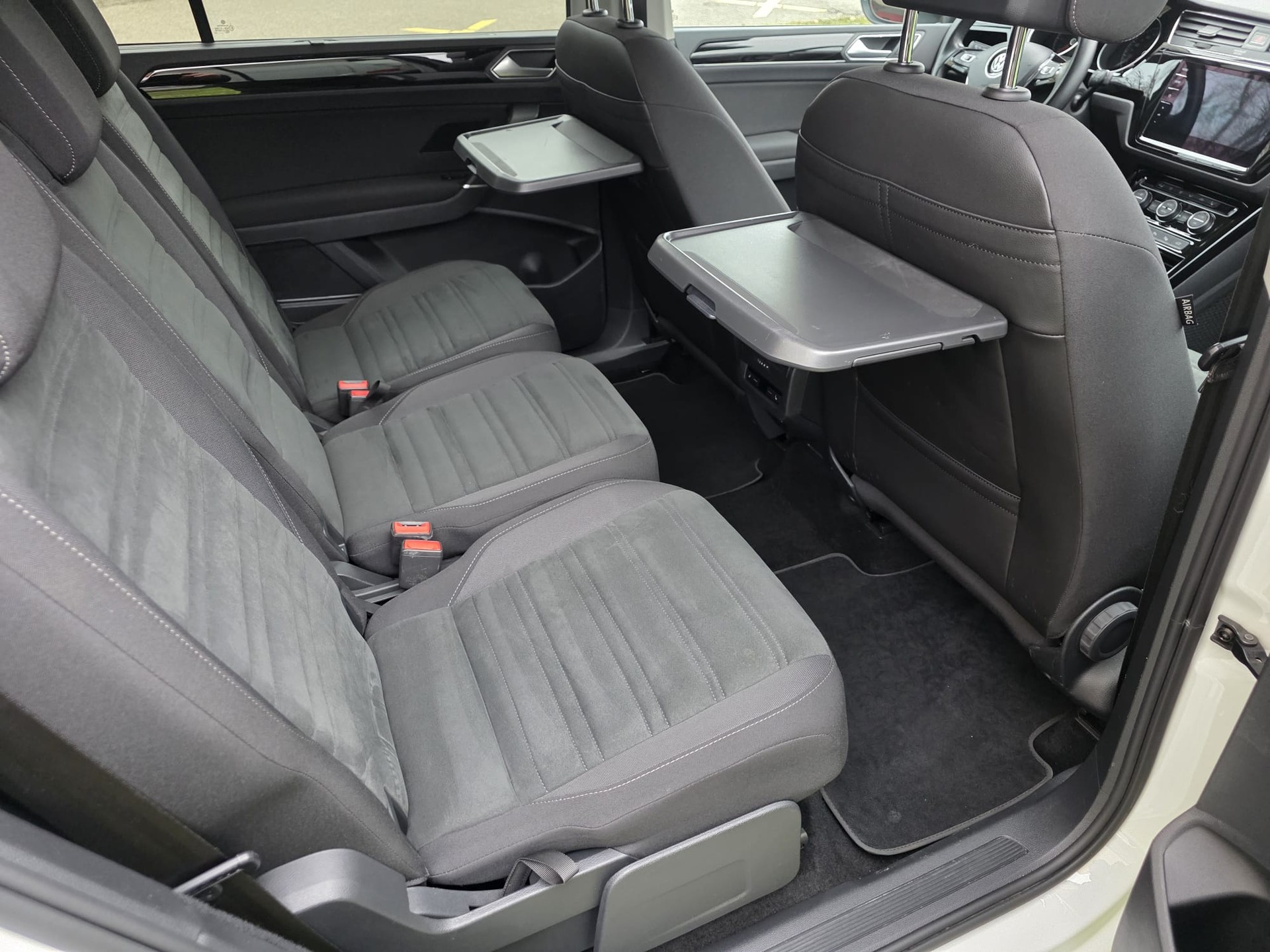 VW Touran 2.0 TDI BlueMotion Technology Highline DSG 190PS-image-10