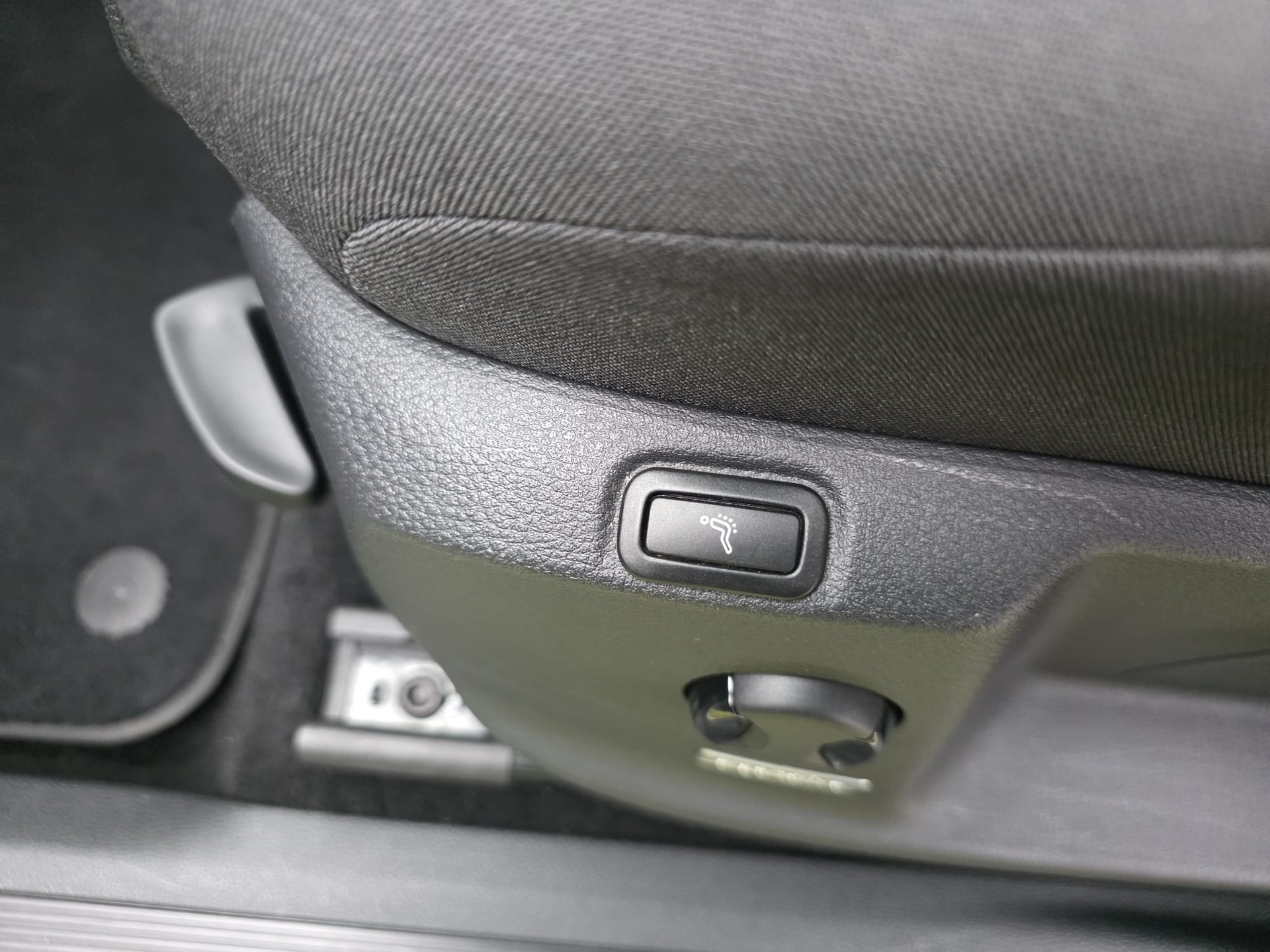 VW Touran 2.0 TDI BlueMotion Technology Highline DSG 190PS-image-12