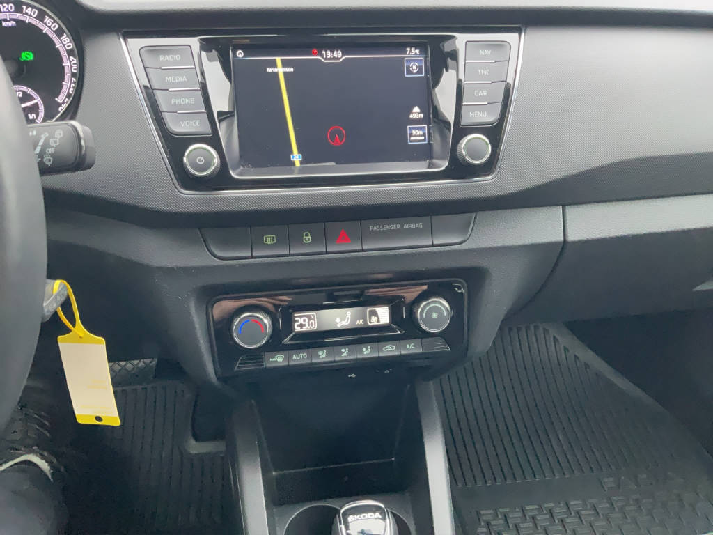 SKODA Fabia 1.0 TSI Ambition DSG-image-11