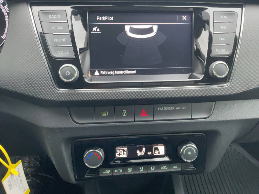 SKODA Fabia 1.0 TSI Ambition DSG-image-12