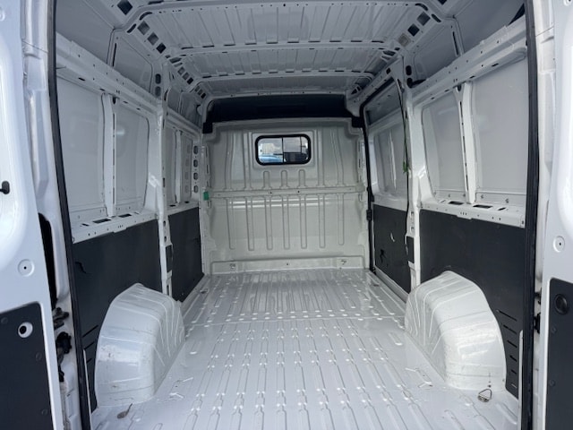 PEUGEOT Boxer 2.2 HDI 335 Premium L2H2-image-4