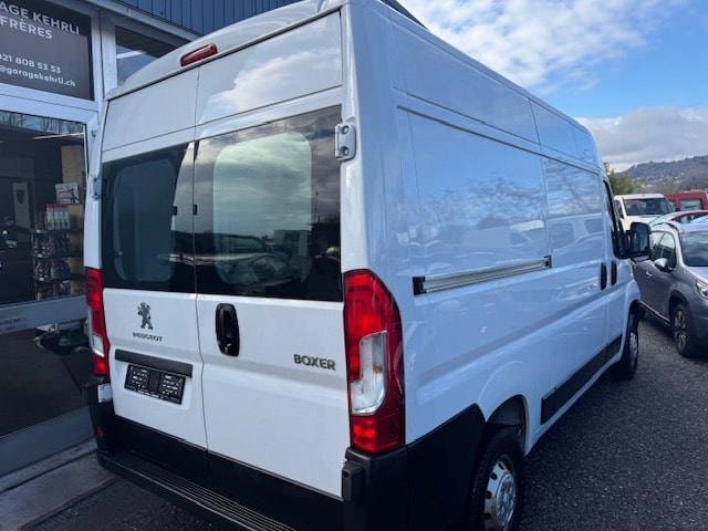 PEUGEOT Boxer 2.2 HDI 335 Premium L2H2-image-2