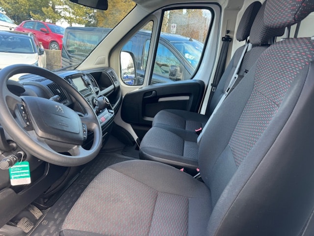 PEUGEOT Boxer 2.2 HDI 335 Premium L2H2-image-5