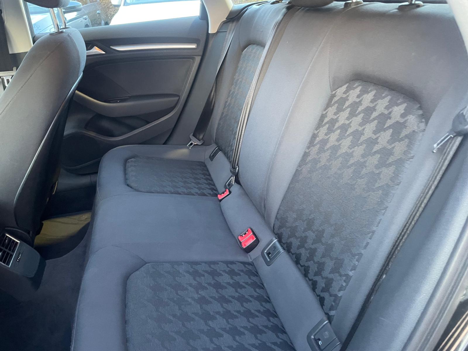 AUDI A3 Sportback 1.4 TFSI Attraction-image-10