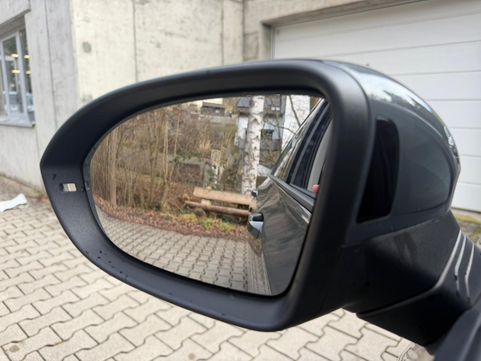 VW Golf 1.5 e TSI ACT Life DSG-image-10