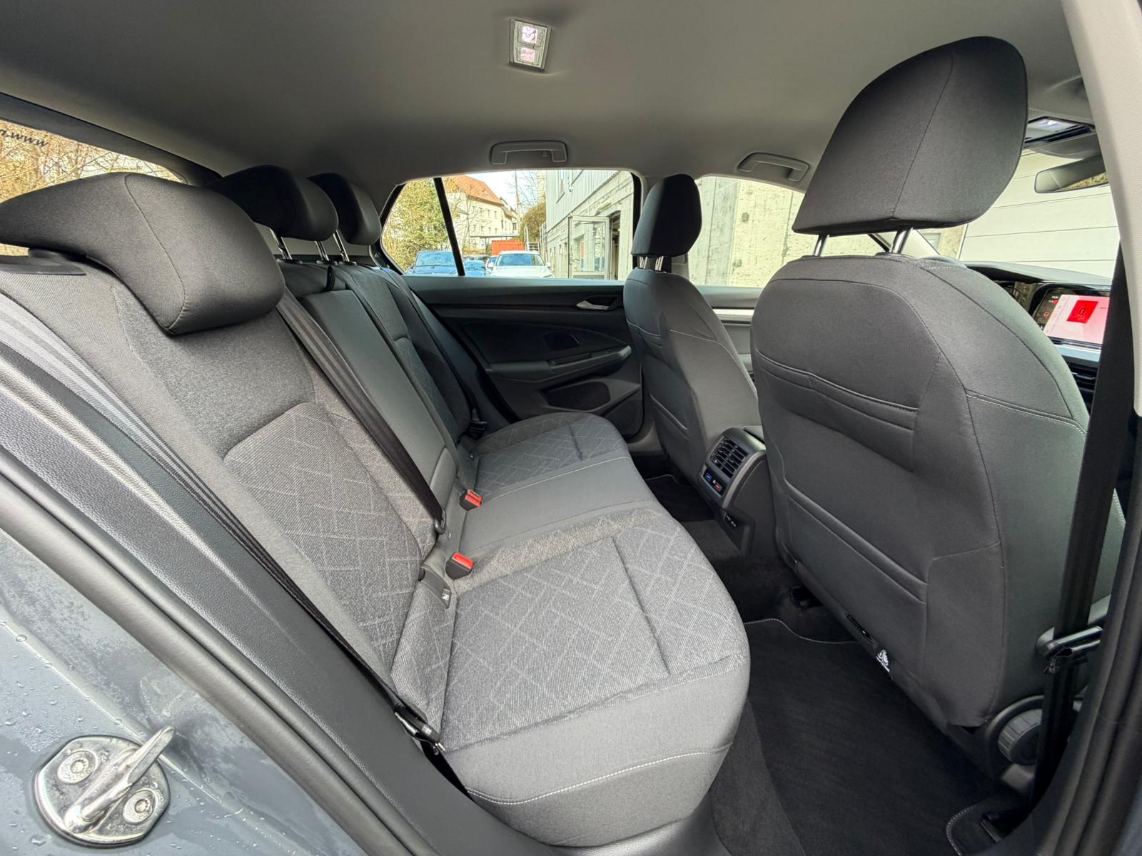 VW Golf 1.5 e TSI ACT Life DSG-image-15