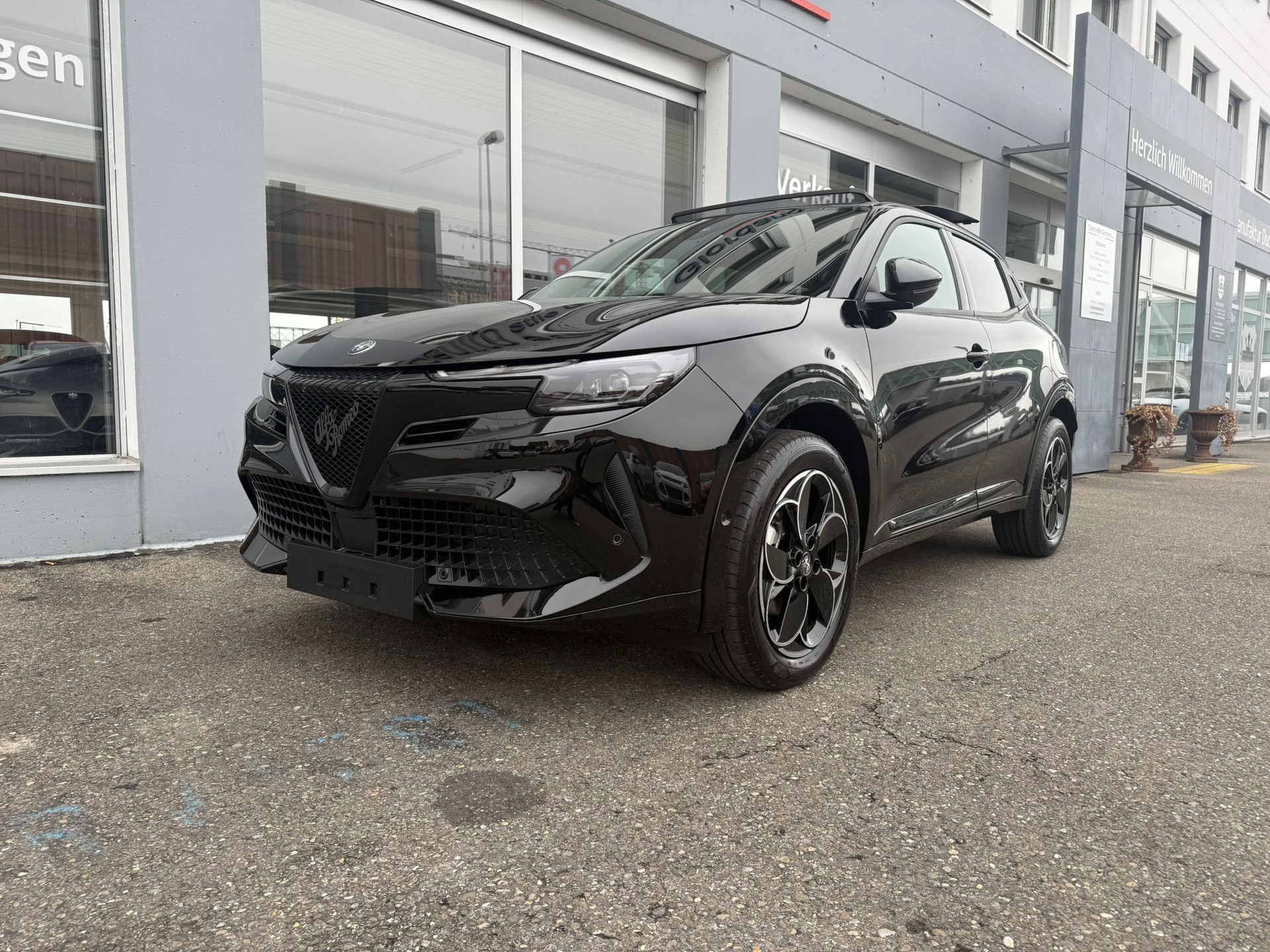 ALFA ROMEO Junior 1.2 Hybrid Q4 Pack Tech+Pack Sky-image-3