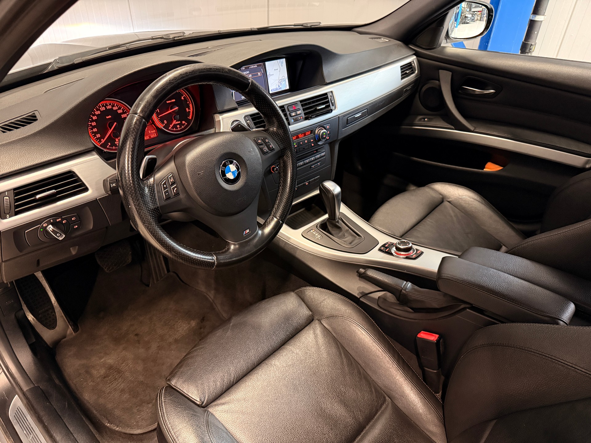 BMW 330d xDrive Touring Steptronic-image-7